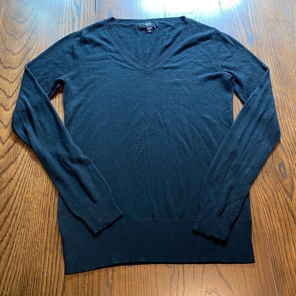 5/$20 Mossimo black long sleeve sweater size small